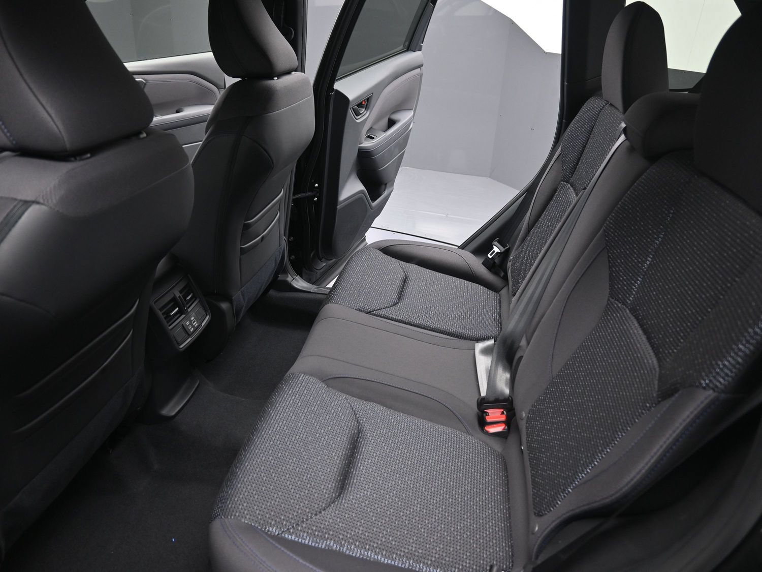 Used 2025 Subaru Forester Premium AWD/4WD image 25