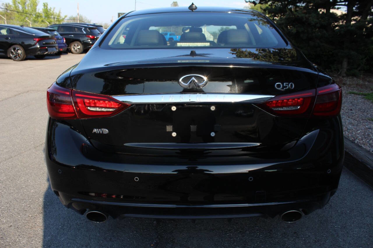 Used 2019 INFINITI Q50 Luxe w/ Essential Package (3.0T Luxe) AWD/4WD image 7