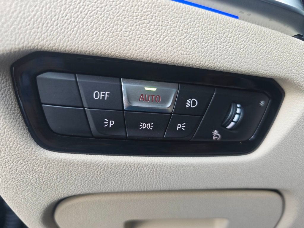 Used 2021 BMW 330i Sedan w/ Convenience Package RWD image 27