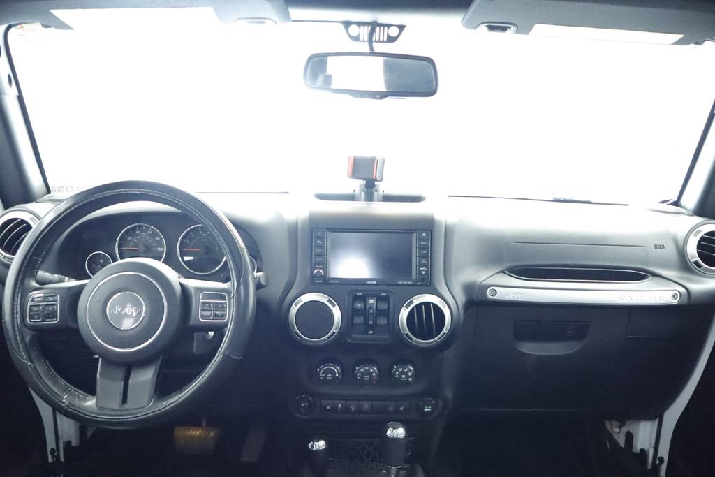 Certified 2017 Jeep Wrangler Unlimited Sahara w/ Connectivity Group AWD/4WD image 18