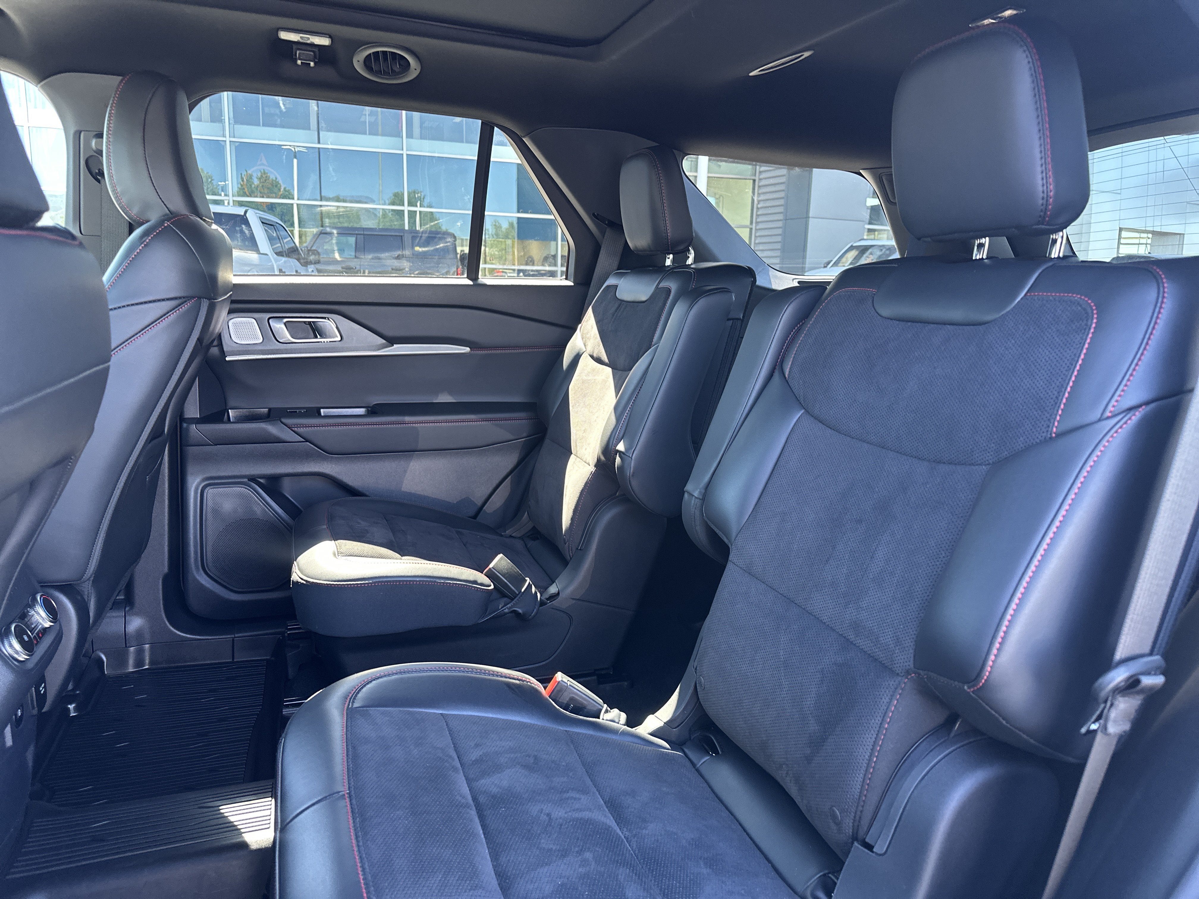 Used 2025 Ford Explorer ST w/ Sun And Sound Package AWD/4WD image 26