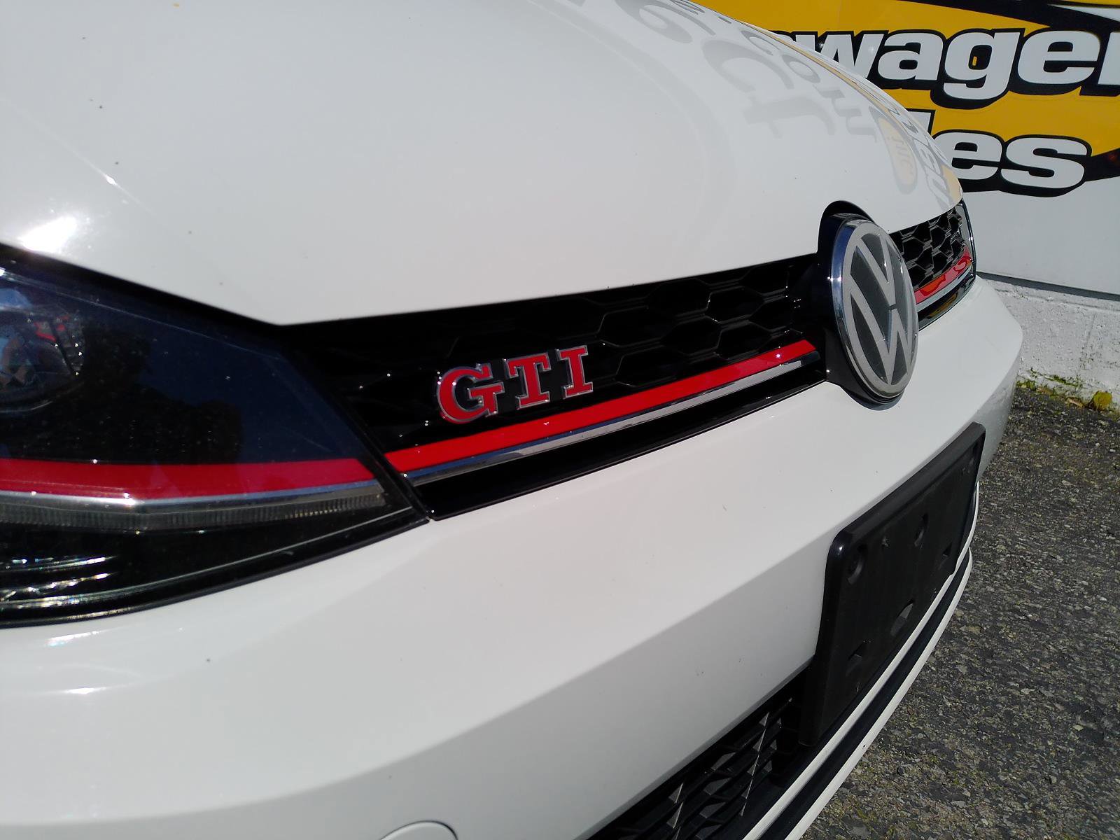 Used 2019 Volkswagen GTI SE w/ SE Experience Package FWD image 3