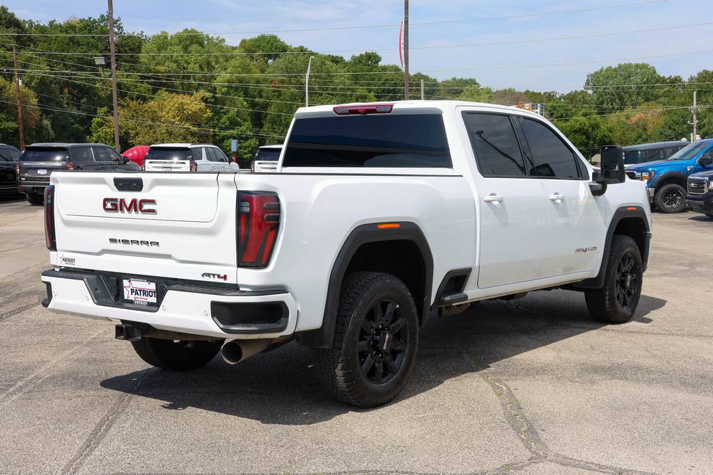 Used 2025 GMC Sierra 2500 AT4 AWD/4WD image 3