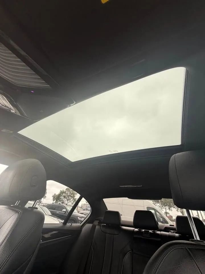 Used 2018 BMW 530e RWD image 11