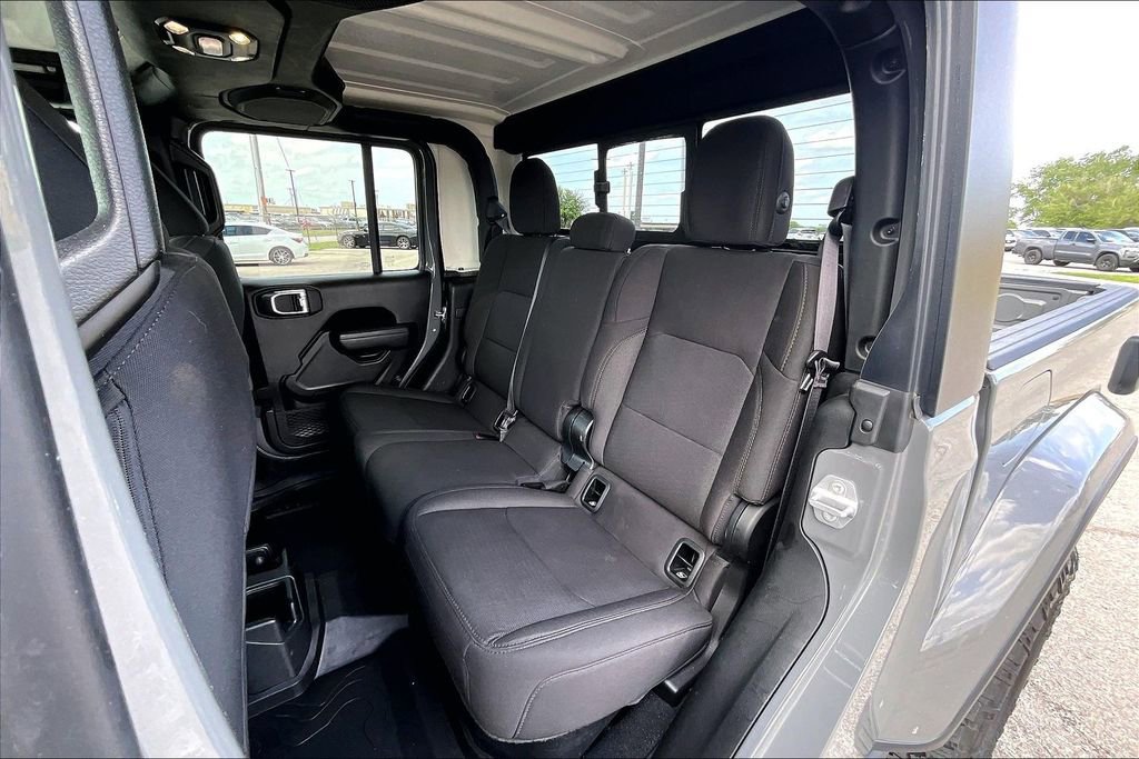 Used 2023 Jeep Gladiator Willys image 36