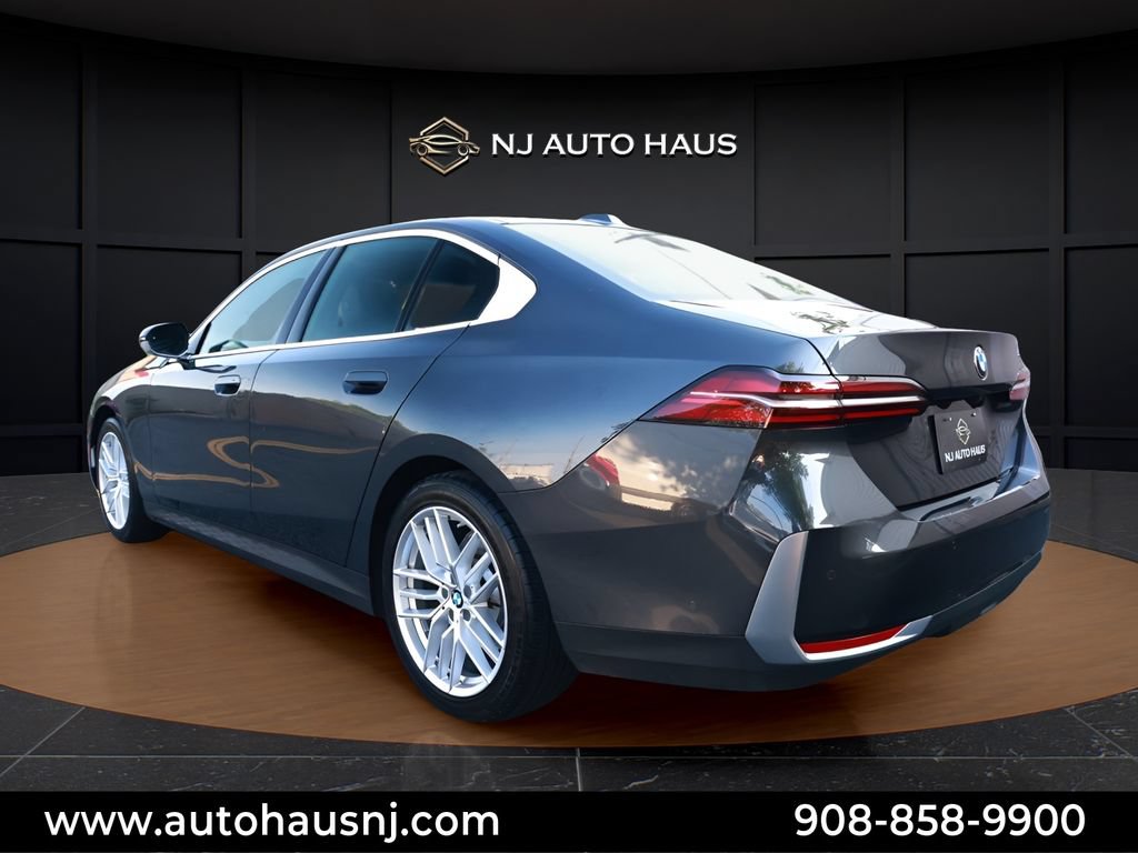 Used 2025 BMW 530i RWD image 8