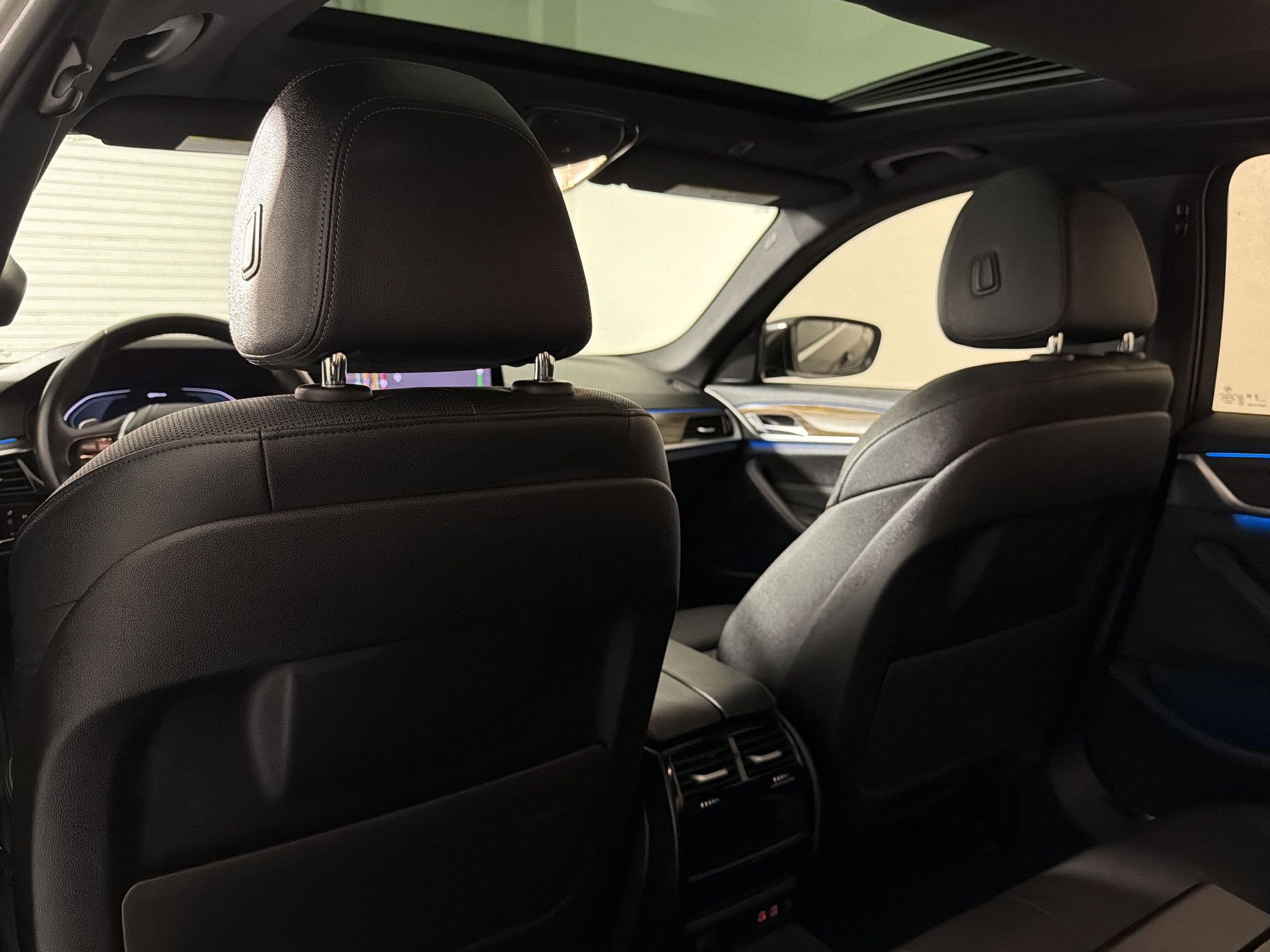 Used 2023 BMW 530e w/ Convenience Package RWD image 34