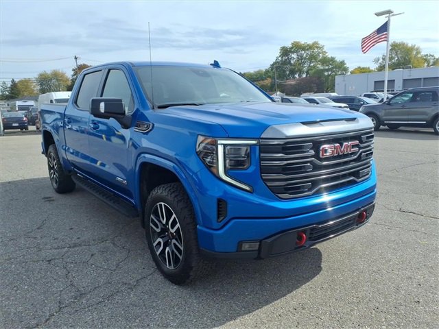 Used 2022 GMC Sierra 1500 AT4 w/ AT4 Preferred Package image 3