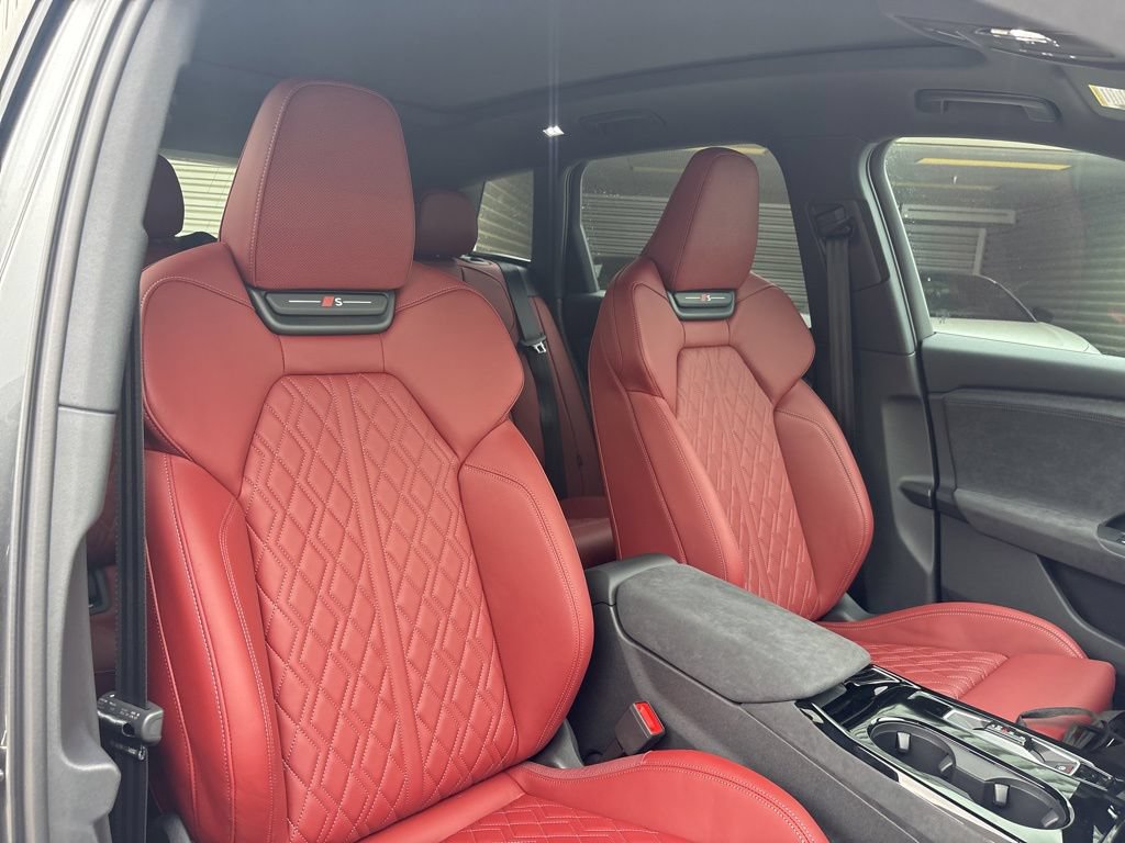 New 2027 Audi SQ6 e-tron Prestige AWD/4WD image 16