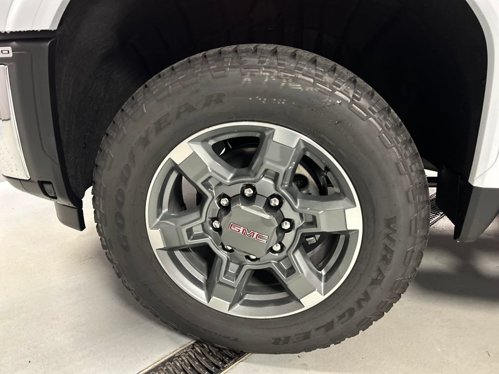 New 2026 GMC Sierra 2500 SLT w/ SLT Premium Package AWD/4WD image 9