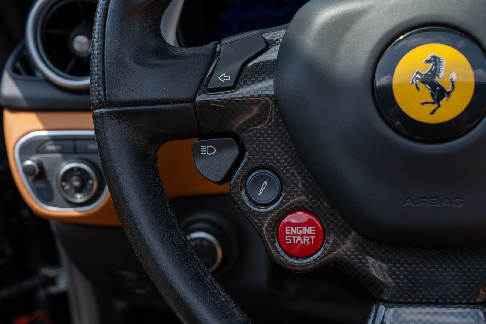 Used 2018 Ferrari California T RWD image 34