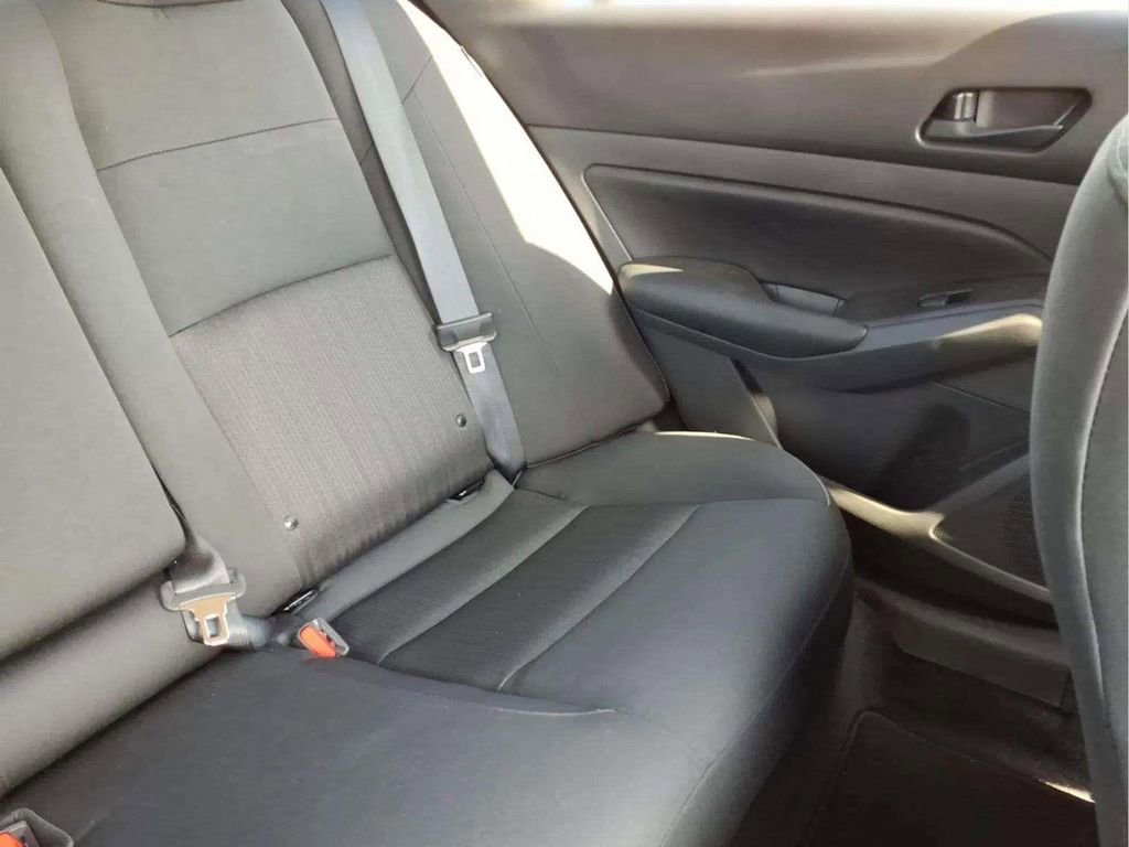Used 2025 Nissan Altima 2.5 S FWD image 18