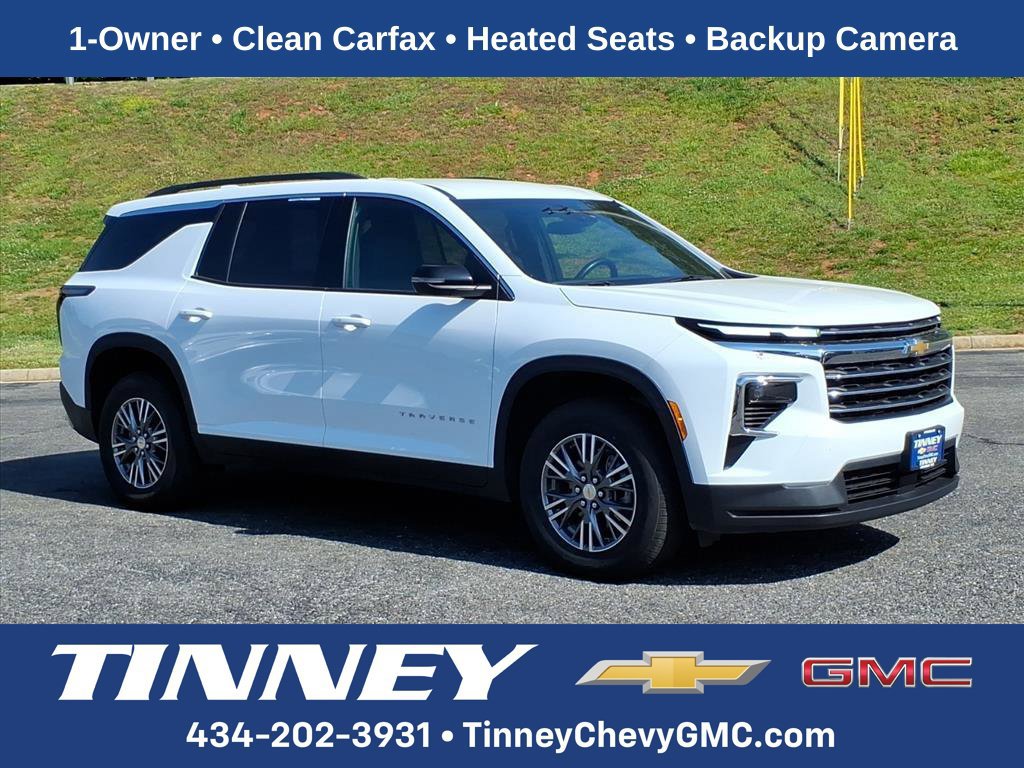 Used 2025 Chevrolet Traverse LT FWD image 1