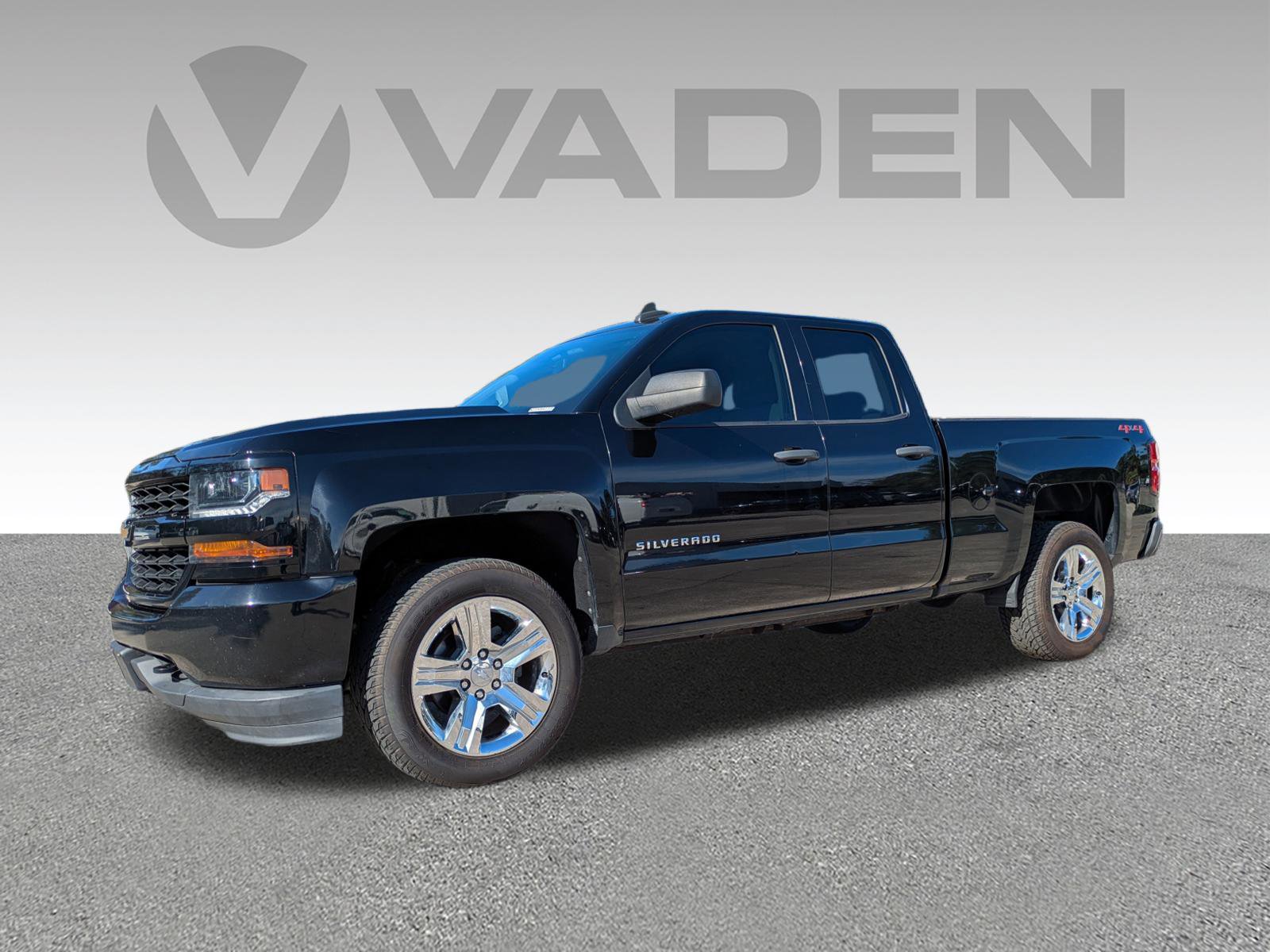 Used 2019 Chevrolet Silverado 1500 Custom w/ Custom Convenience Package image 2