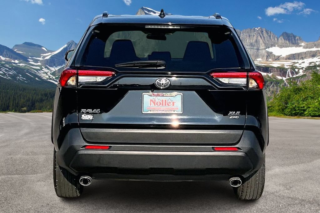 Used 2025 Toyota RAV4 XLE AWD/4WD image 4