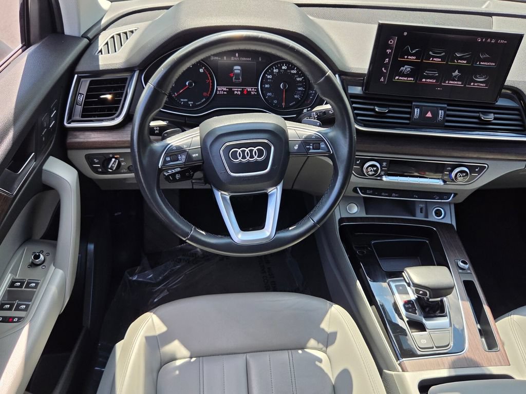 Used 2023 Audi Q5 2.0T Premium w/ Convenience Package AWD/4WD image 14