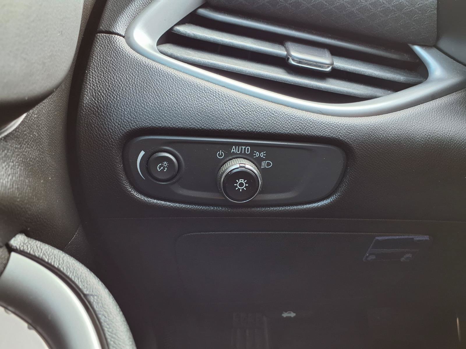 Used 2018 Chevrolet Malibu LS FWD image 20
