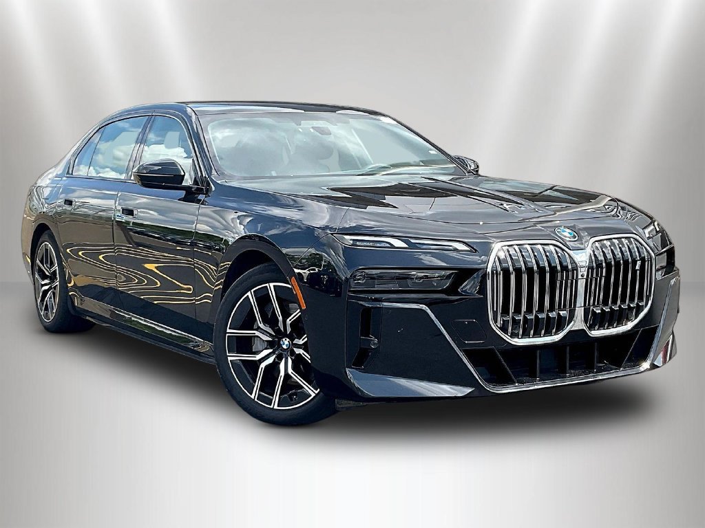 Used 2024 BMW i7 xDrive60 AWD/4WD image 3
