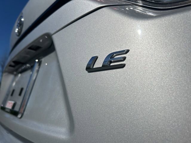 Used 2025 Toyota Corolla LE FWD image 32