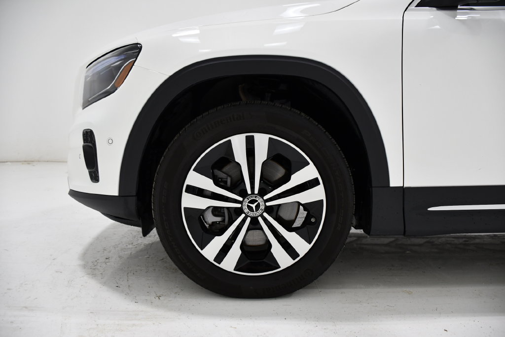 Used 2026 Mercedes-Benz GLB 250 4MATIC image 8