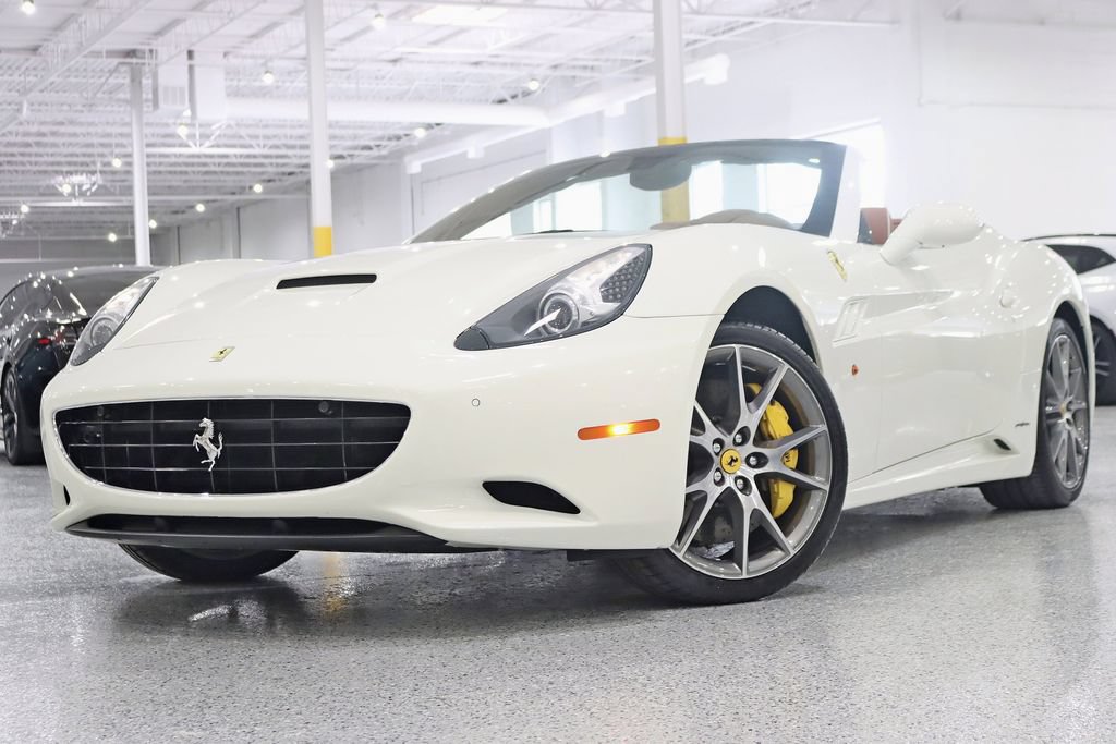 Used 2011 Ferrari California RWD image 8
