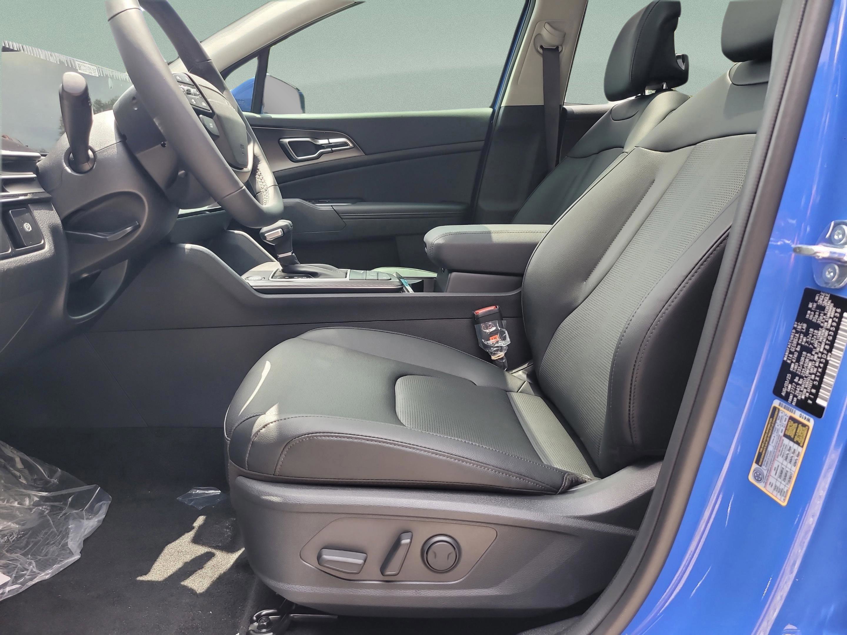 New 2026 Kia Sportage SX image 7