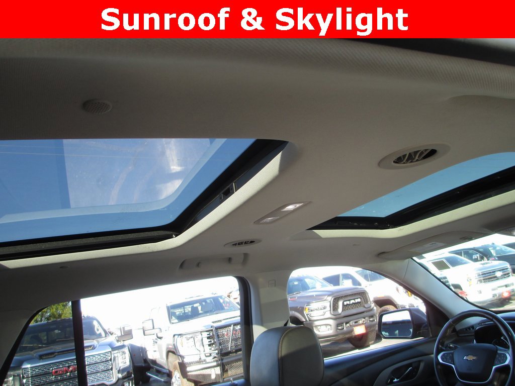 Used 2021 Chevrolet Traverse LT w/ LT Premium Package image 14