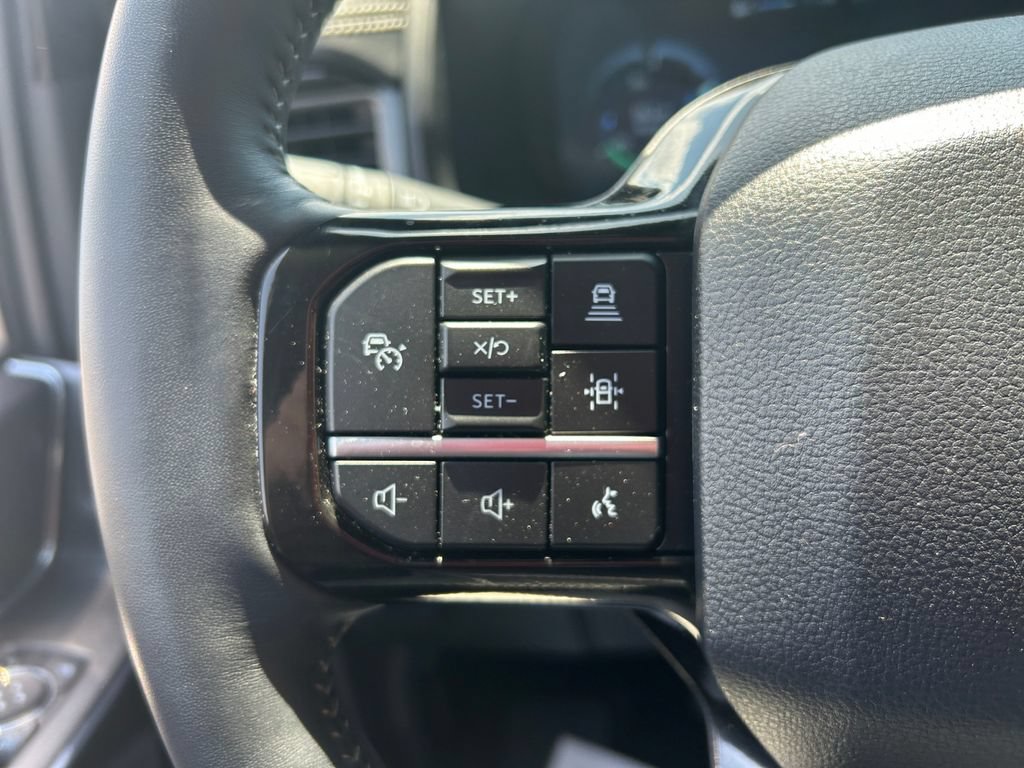 Used 2025 Ford F150 Lightning Platinum AWD/4WD image 16