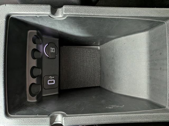Used 2016 Jeep Cherokee 75th Anniversary AWD/4WD image 20