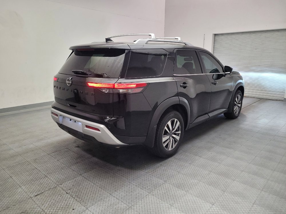 Used 2022 Nissan Pathfinder SL w/ SL Black Package FWD image 9
