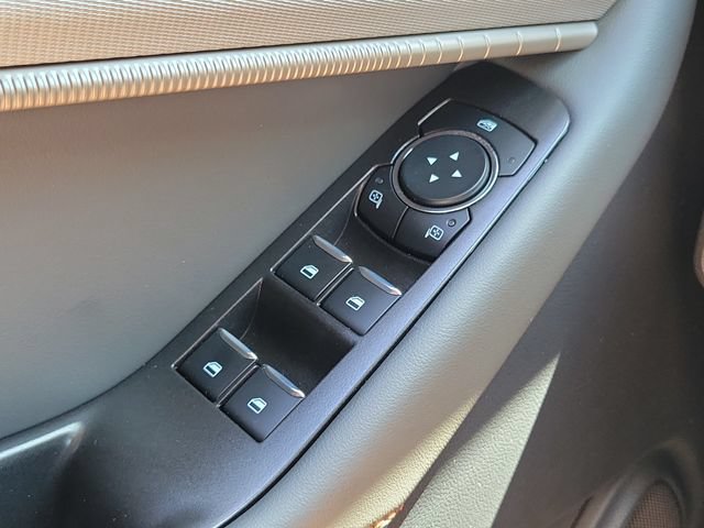Used 2026 Ford Explorer Active RWD image 12