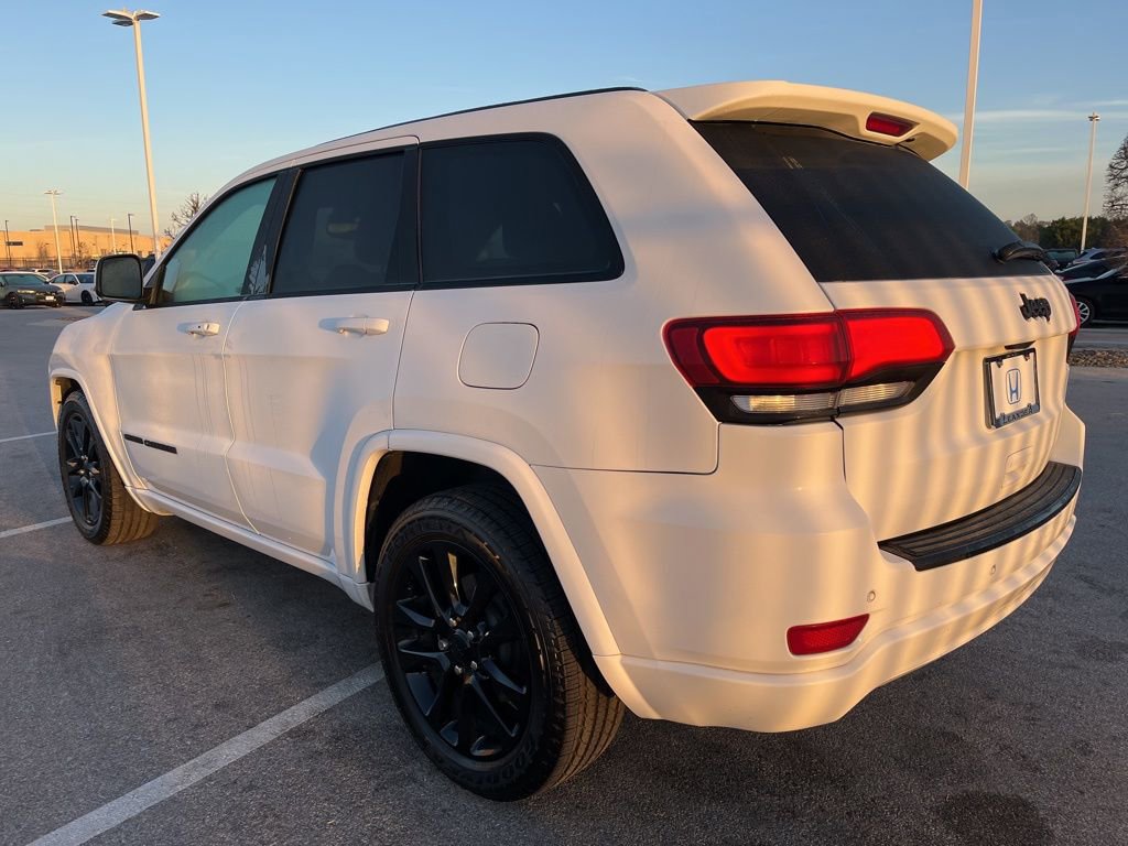 Used 2017 Jeep Grand Cherokee Altitude image 6