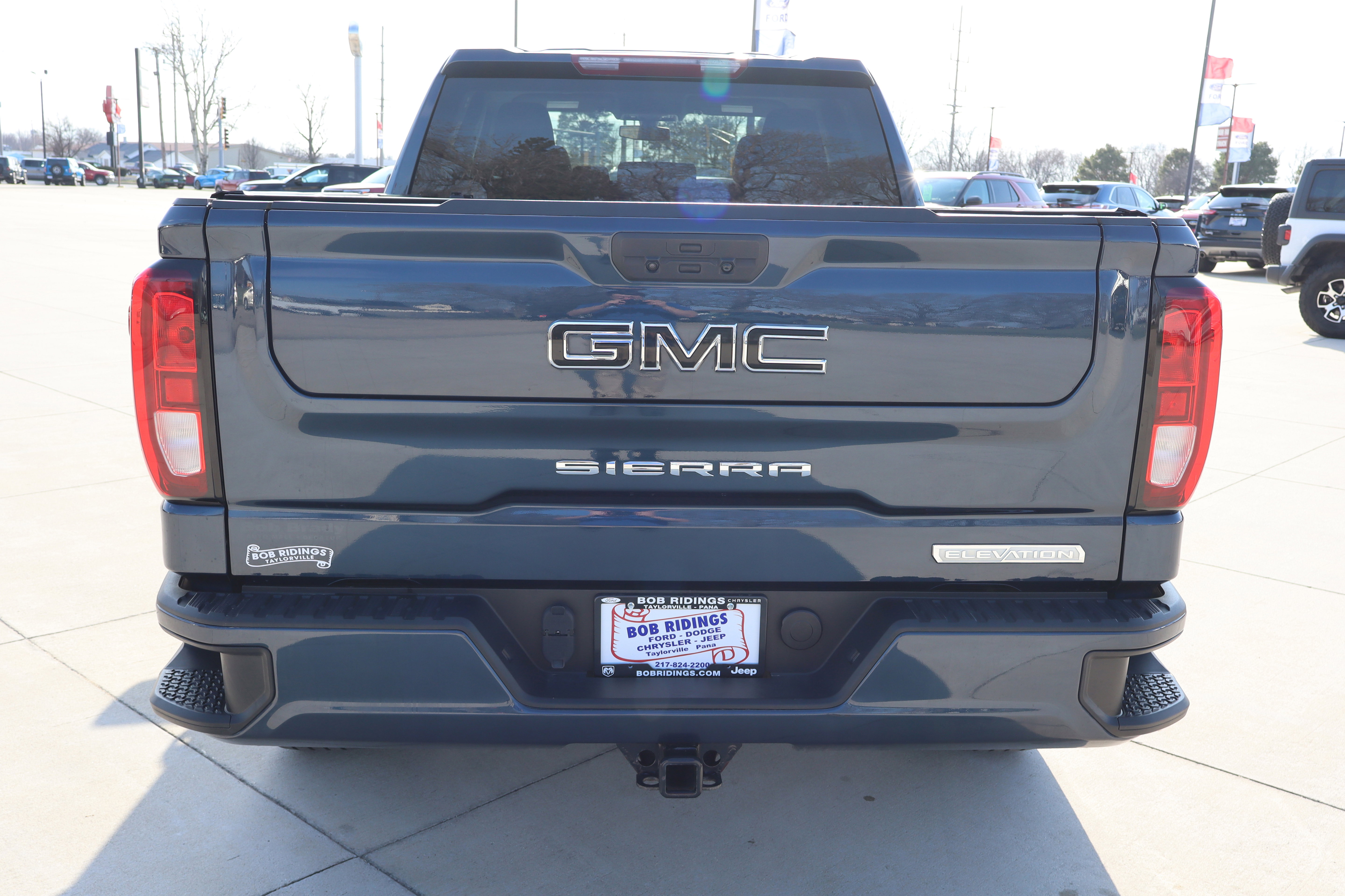 Used 2022 GMC Sierra 1500 Elevation w/ LPO, Elevation Black Package image 7