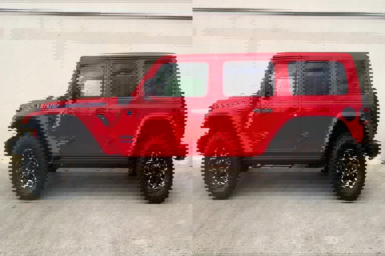 Used 2021 Jeep Wrangler Unlimited Rubicon 4xe image 4