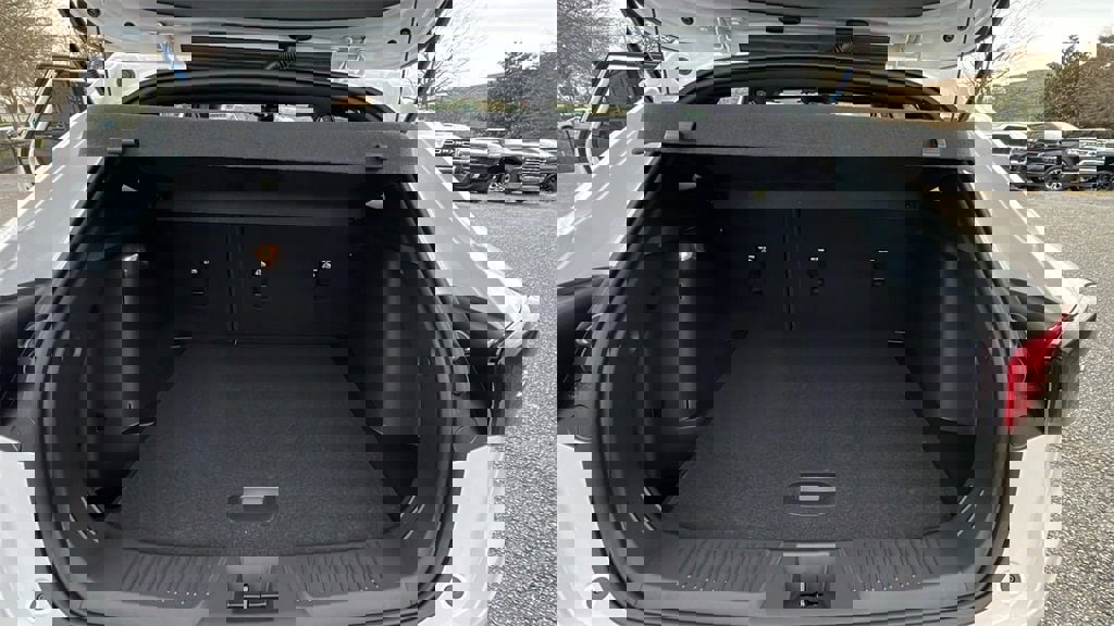 New 2026 Chevrolet Trax RS w/ Driver Confidence Package image 10