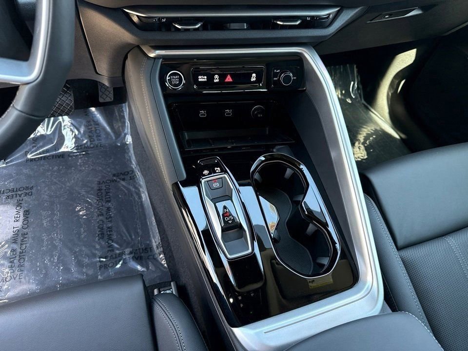 Certified 2025 Audi Q5 Premium w/ Premium Plus AWD/4WD image 18