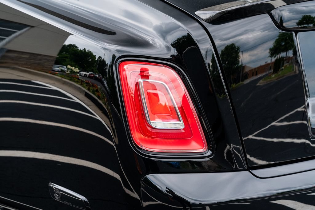 Used 2023 Rolls-Royce Phantom Sedan w/ The Phantom Package RWD image 20