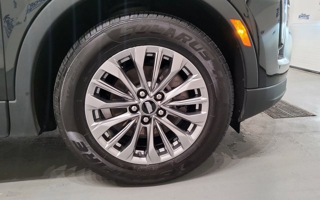 Used 2024 Cadillac XT4 Premium Luxury image 41