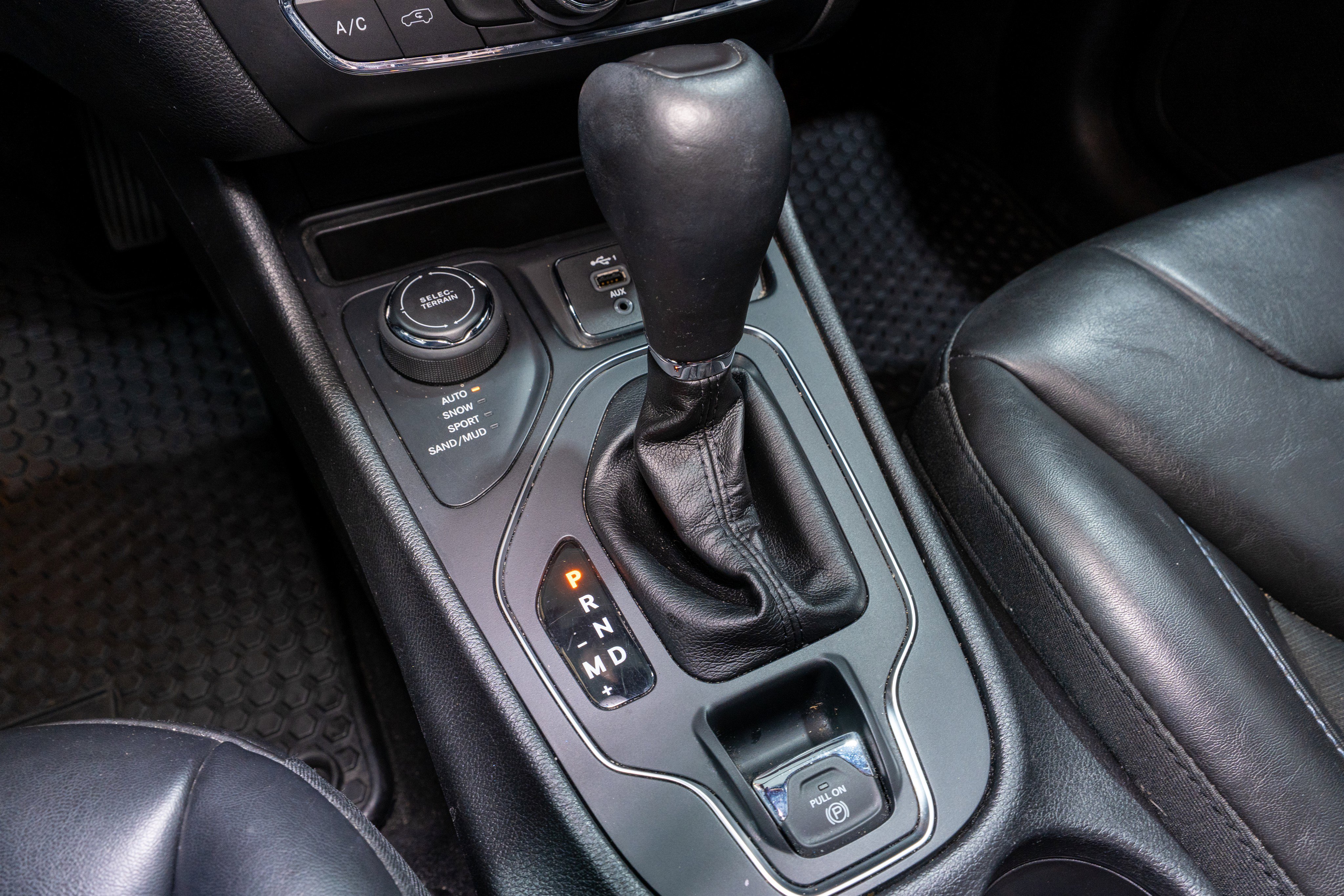 Used 2019 Jeep Cherokee Latitude Plus w/ Cold Weather Group image 23