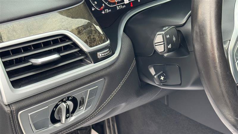 Used 2022 BMW 740i w/ M Sport Package RWD image 40