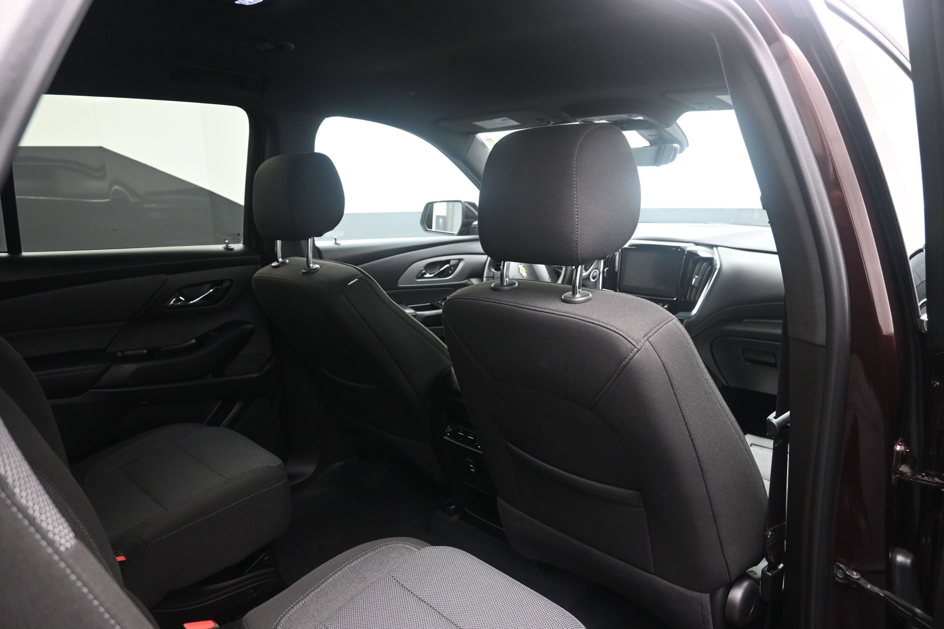 Used 2023 Chevrolet Traverse LT w/ Rear Camera Mirror Package AWD/4WD image 26