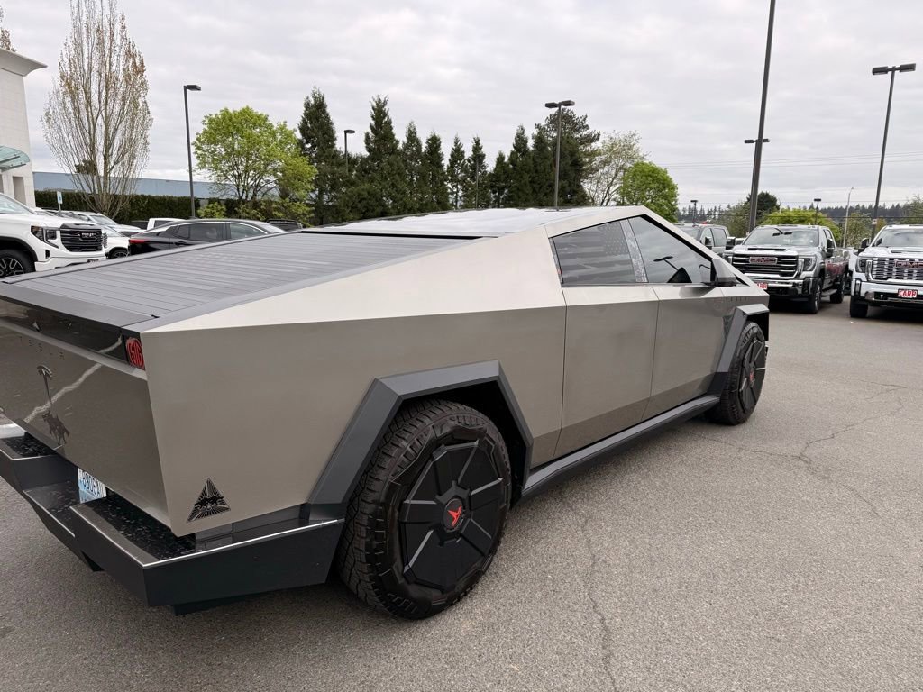 Used 2024 Tesla Cybertruck Cyberbeast AWD/4WD image 7