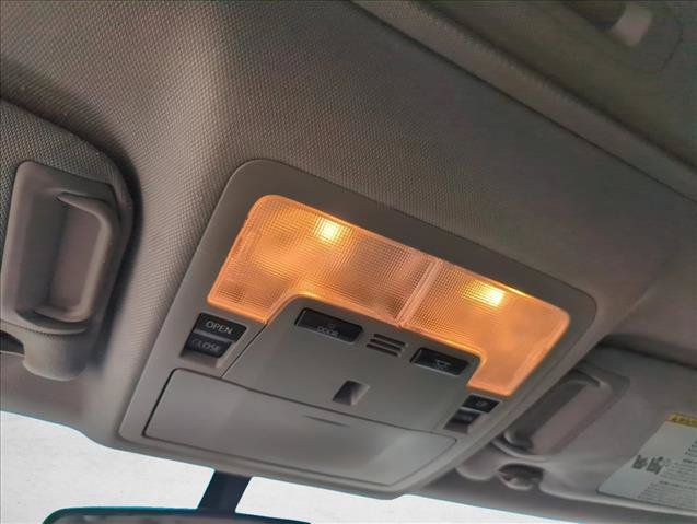 Used 2016 Toyota Camry SE w/ Moonroof Package FWD image 14