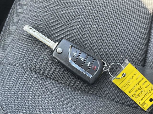 Used 2024 Toyota Corolla LE FWD image 31