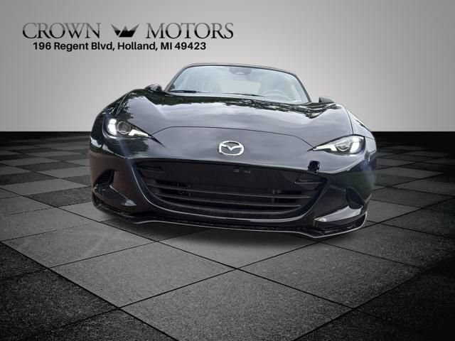 New 2026 MAZDA MX-5 Miata Club w/ Weather Package RWD image 2