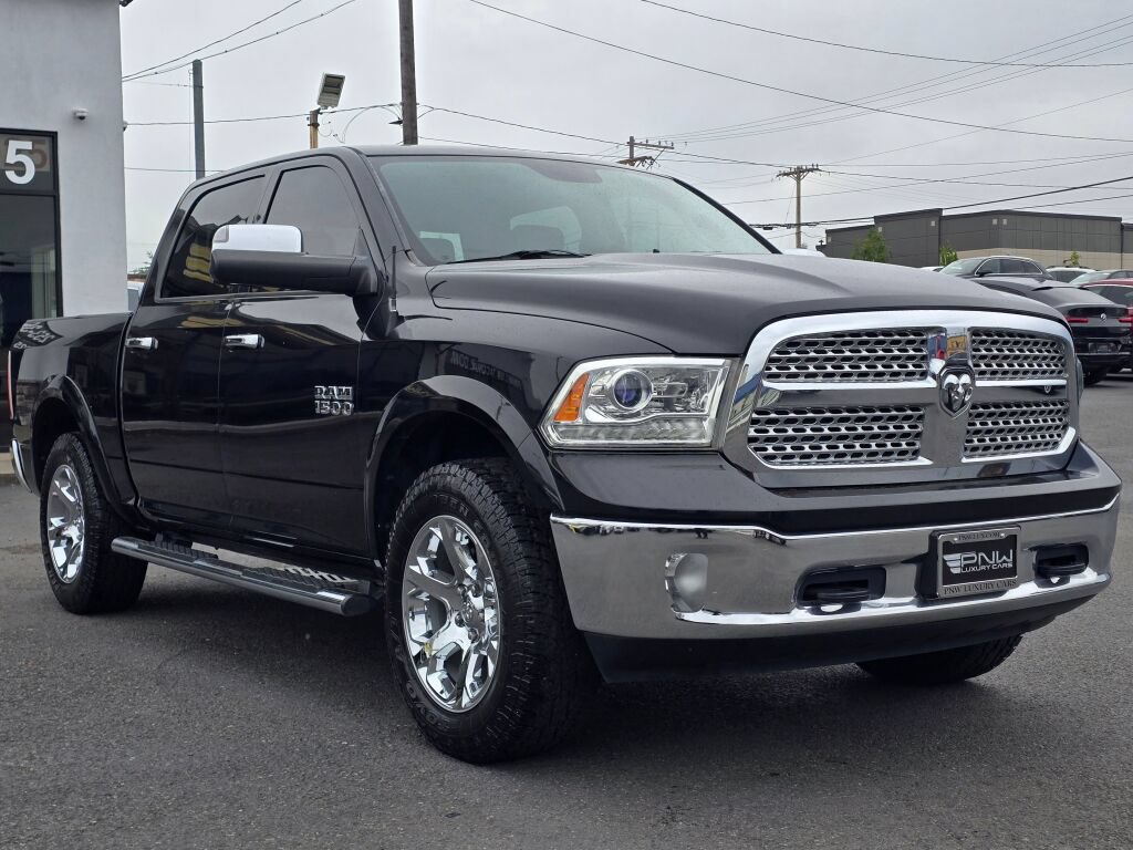 Used 2017 RAM 1500 Laramie w/ Convenience Group AWD/4WD image 4