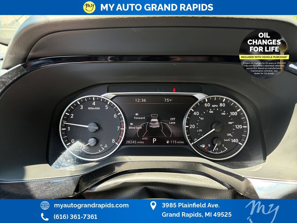 Used 2025 Nissan Pathfinder SL AWD/4WD image 17