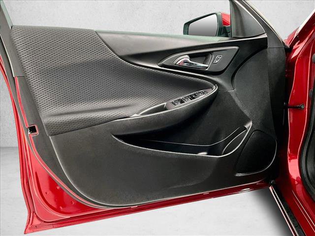 Used 2025 Chevrolet Malibu RS FWD image 18