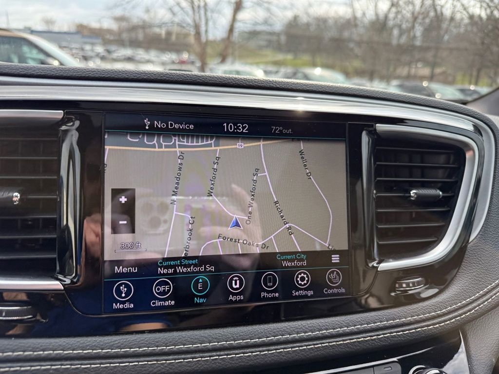 Used 2020 Chrysler Pacifica Limited w/ Advanced Safetytec Group image 24