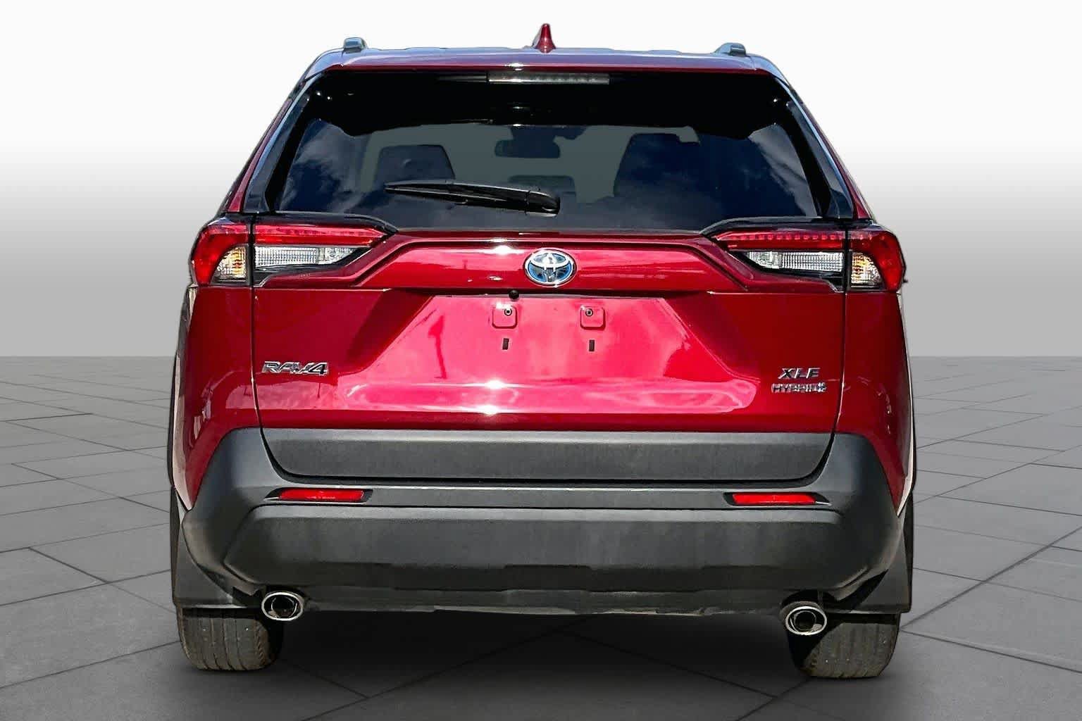 Used 2024 Toyota RAV4 XLE Premium w/ Weather Package AWD/4WD image 5